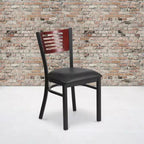 Chaise de salle à manger à dossier en lattes métalliques et siège en vinyle