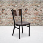 Chaise de salle à manger à dossier en lattes métalliques et siège en vinyle