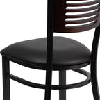 Chaise de salle à manger à dossier en lattes métalliques et siège en vinyle